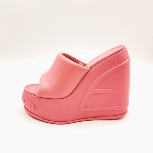 FENDI Pink Platform Slip-On Logo Leather & Rubber Designer Slides Sandals EU 37 - Picture 2 of 9